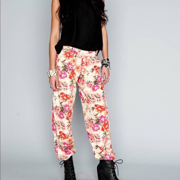 Show Me Your MuMu Pants - NEW Show Me Your Mumu La La Scrunch Pants